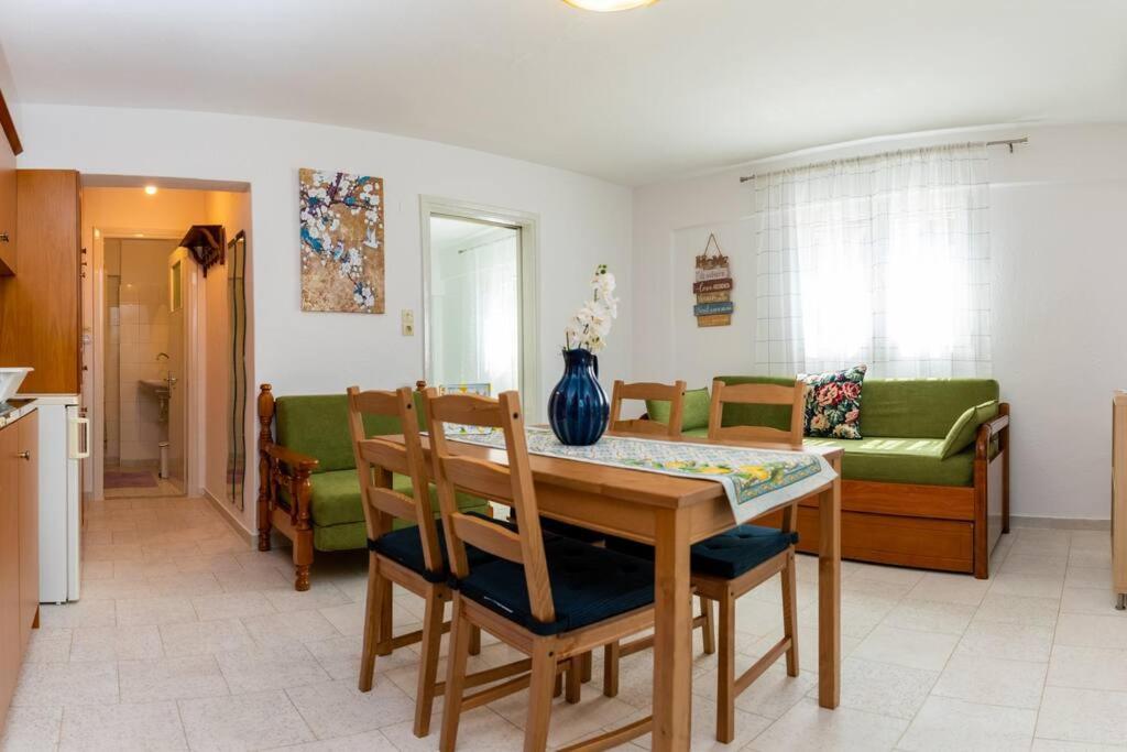 Central Little Home กาลัมปากา ภายนอก รูปภาพ